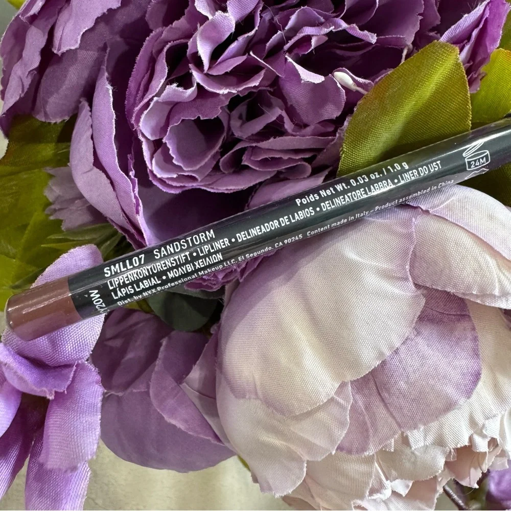 NWT NYX Professional Makeup Suede Matte Lip Liner